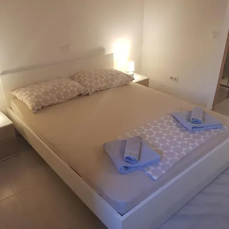 Ela Apartment Nin
